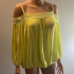 Super cute BCX top NWOT